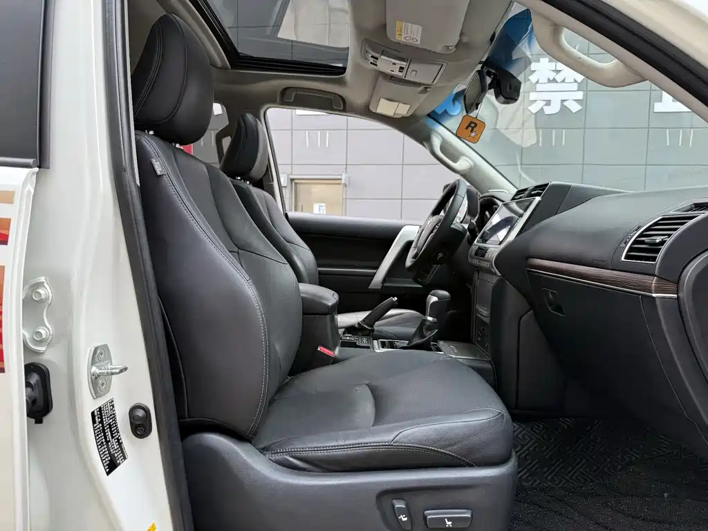 Toyota Prado 2019 — фото 16