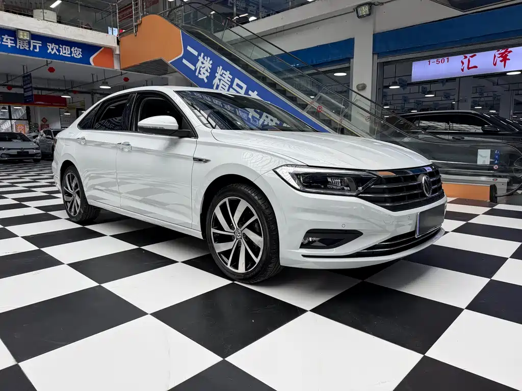 Volkswagen Sagitar 2022