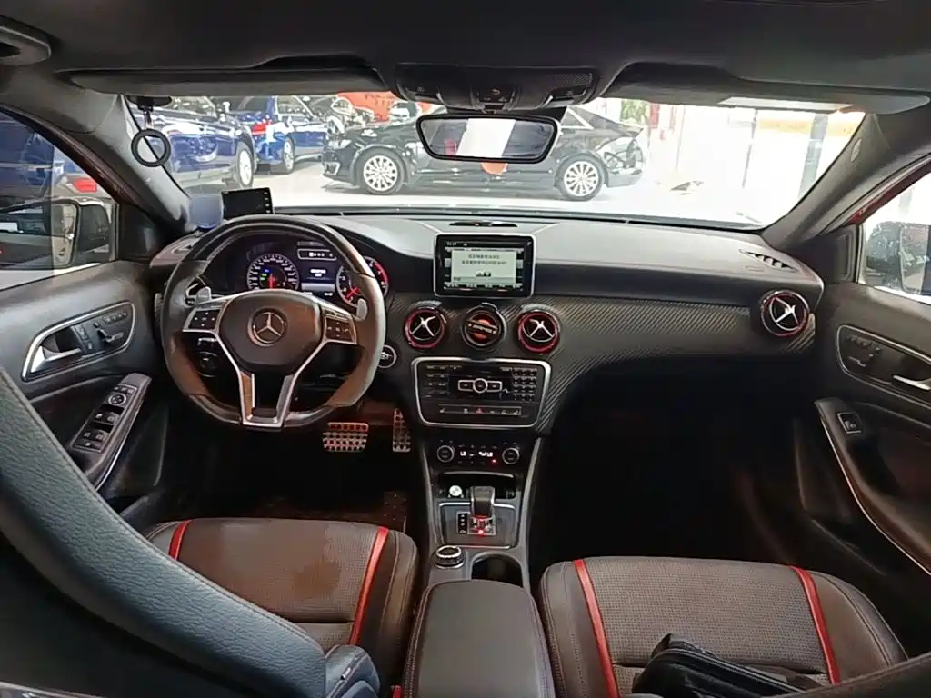 Mercedes-Benz A-Class AMG 2015 — фото 10
