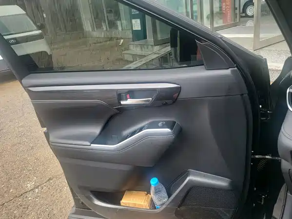 Toyota Crown Kluger 2023