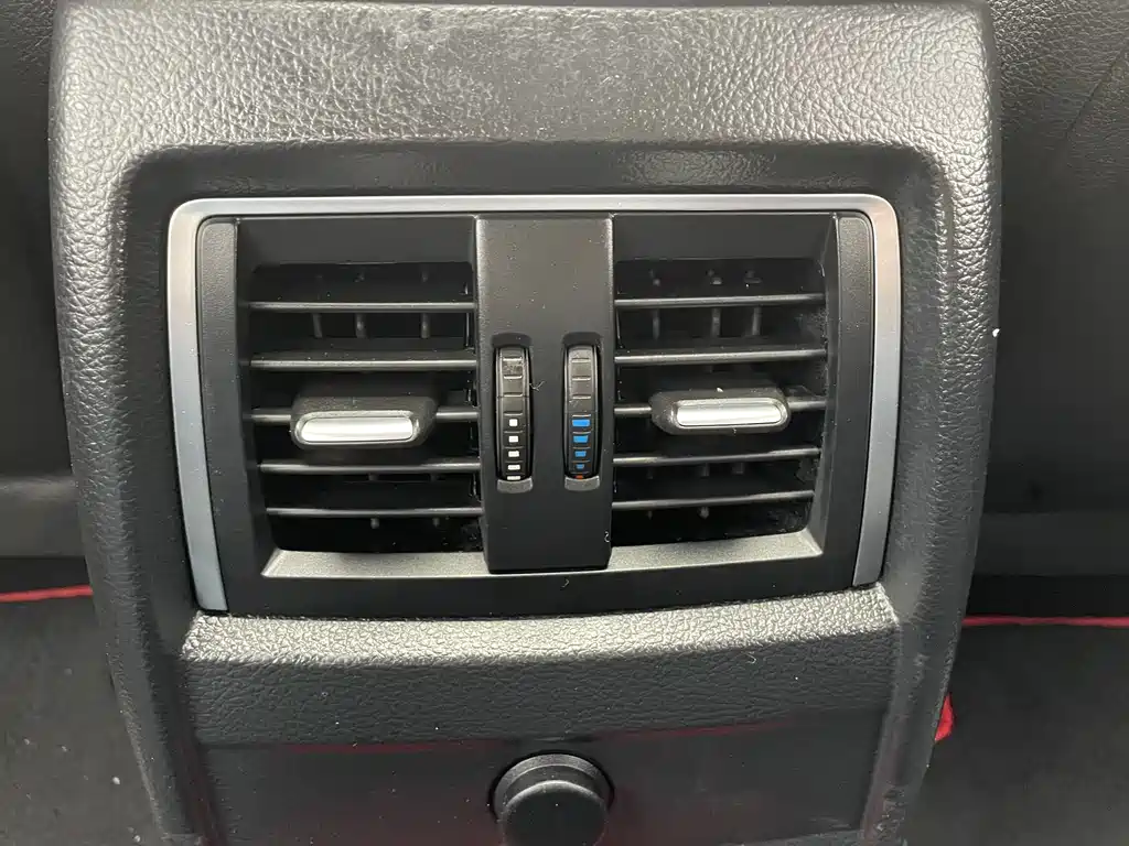 BMW 3 Series 2018 — фото 10
