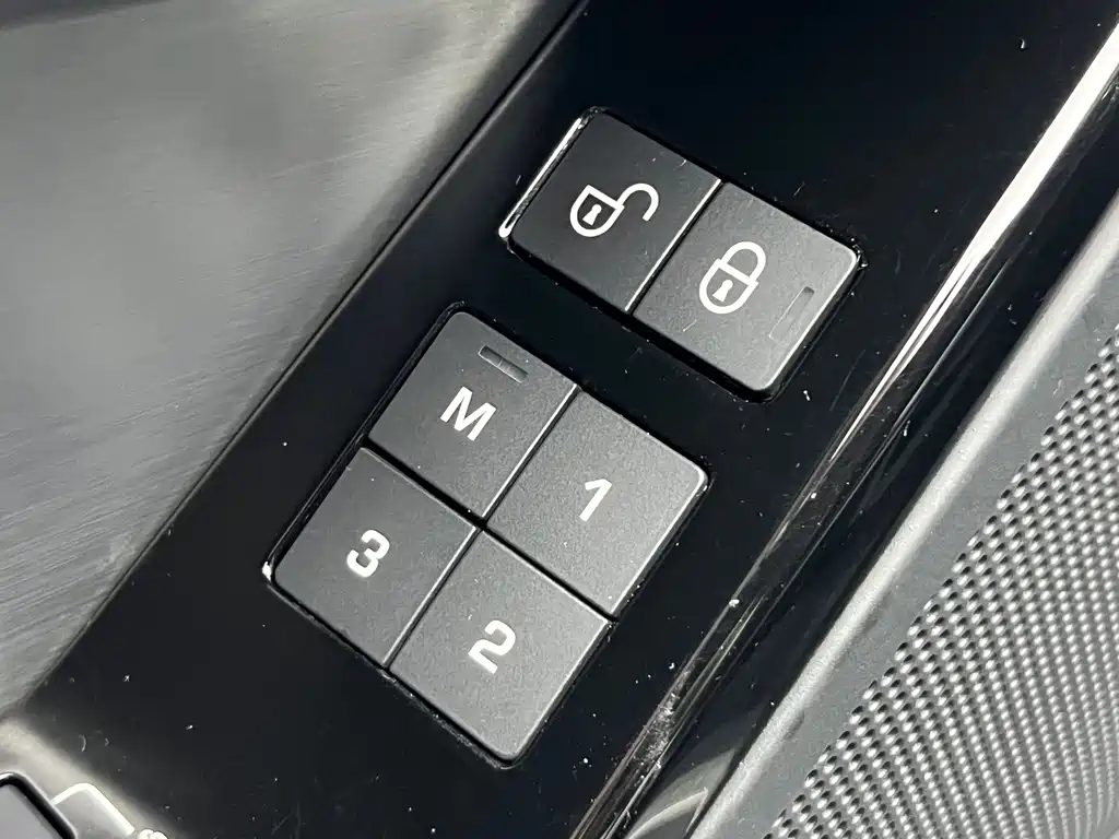 Land Rover Range Rover Velar 2019 — фото 13