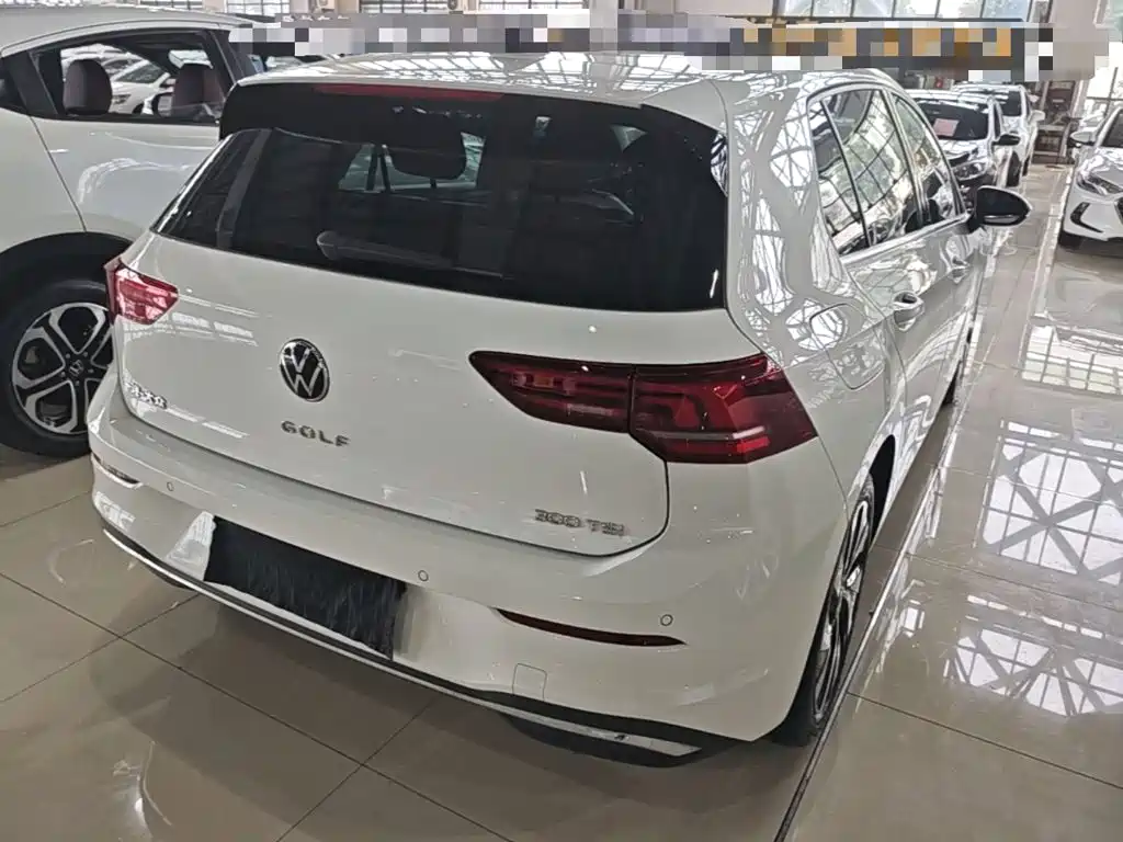 Volkswagen Golf 2025