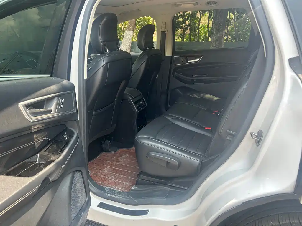 Ford Edge 2015 — фото 12