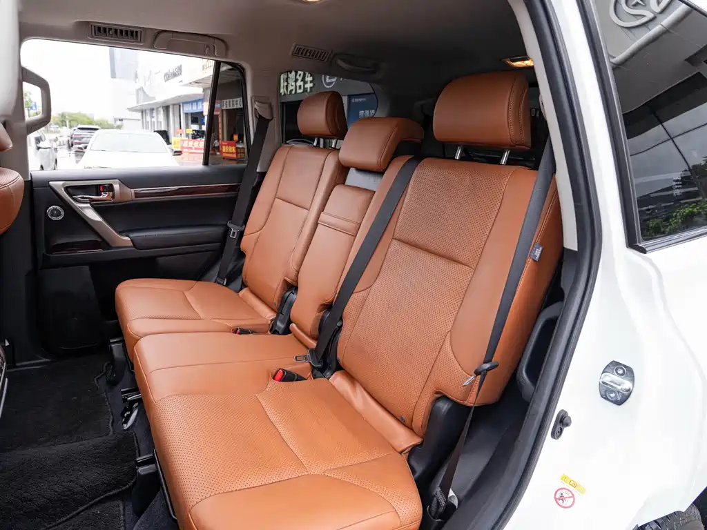 Lexus GX 2017 — фото 12