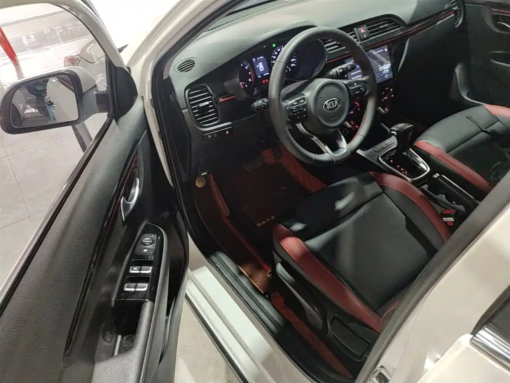 Kia KX Cross 2018 — фото 16