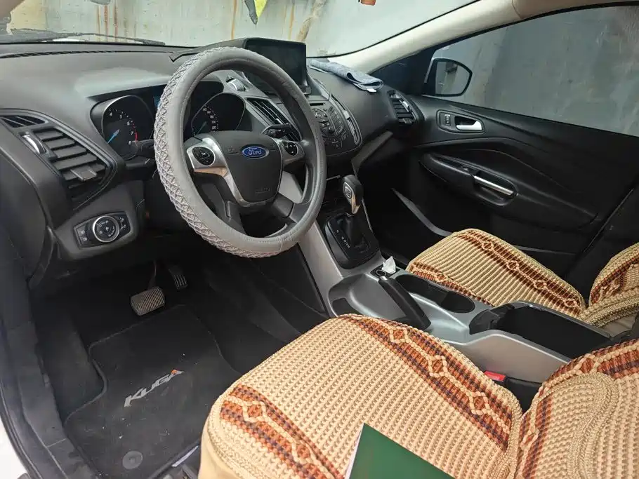 Ford Kuga 2016 — фото 12