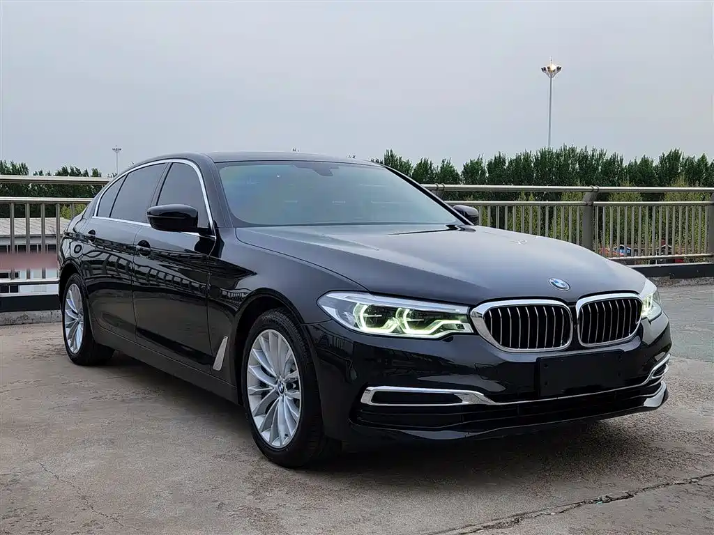 BMW 5 Series 2020 — фото 25
