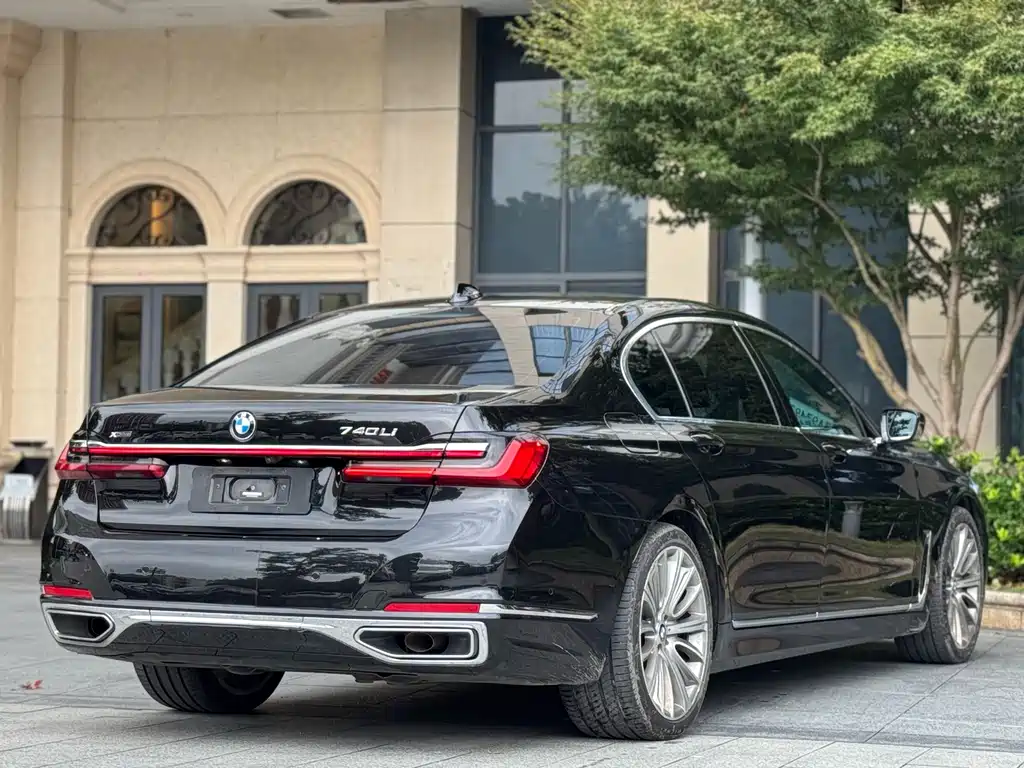 BMW 7 Series 2022 — фото 10