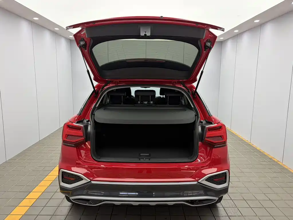 Audi Q2L 2022 — фото 19