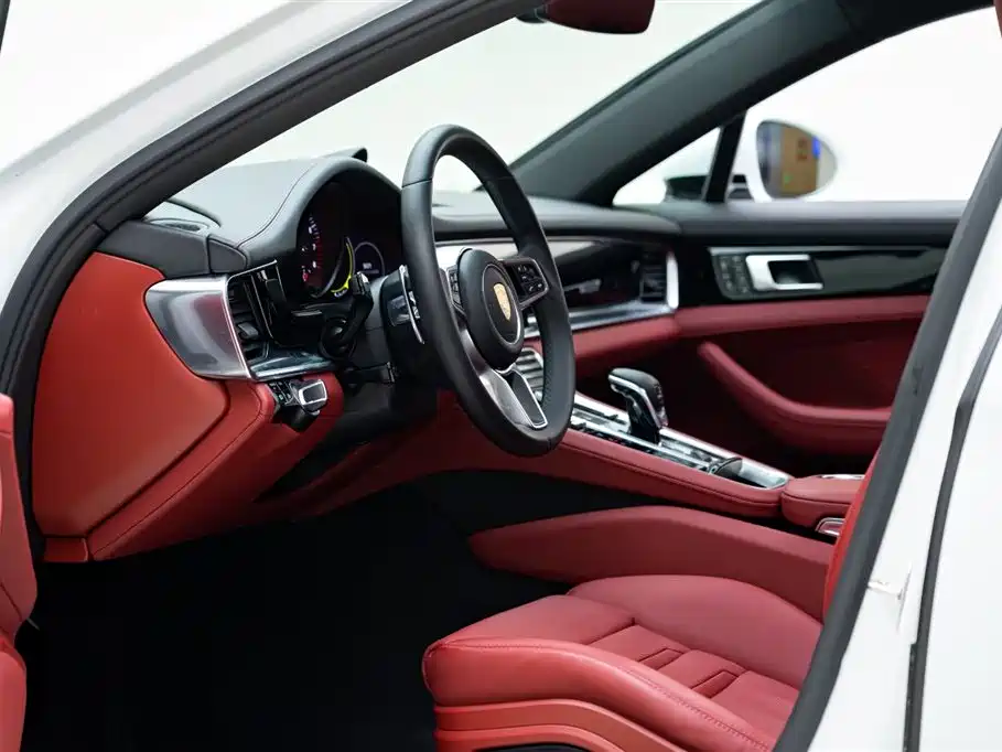 Porsche Panamera 2018 — фото 10