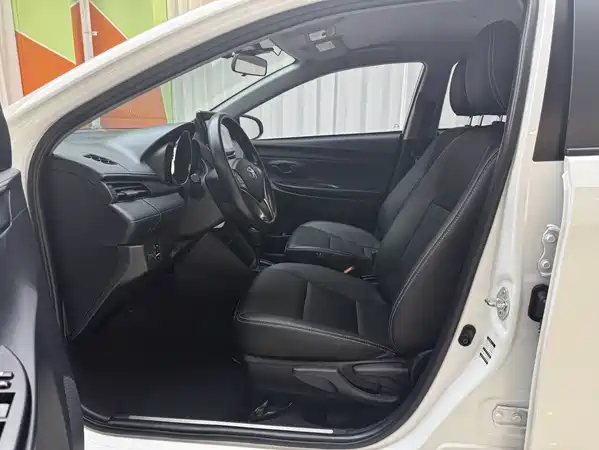 Toyota Yaris L 2023