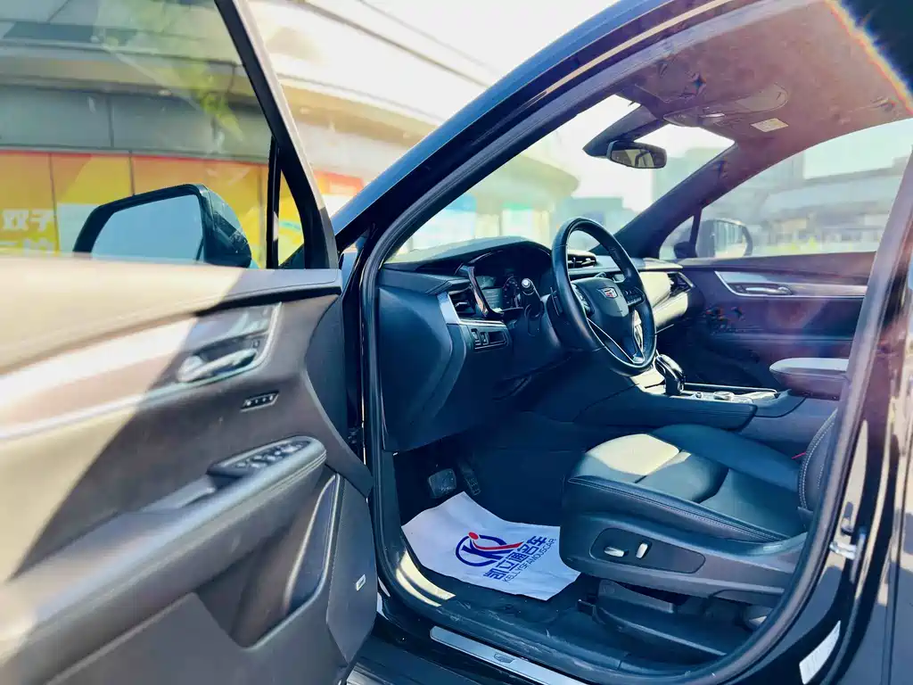 Cadillac XT6 2020 — фото 14