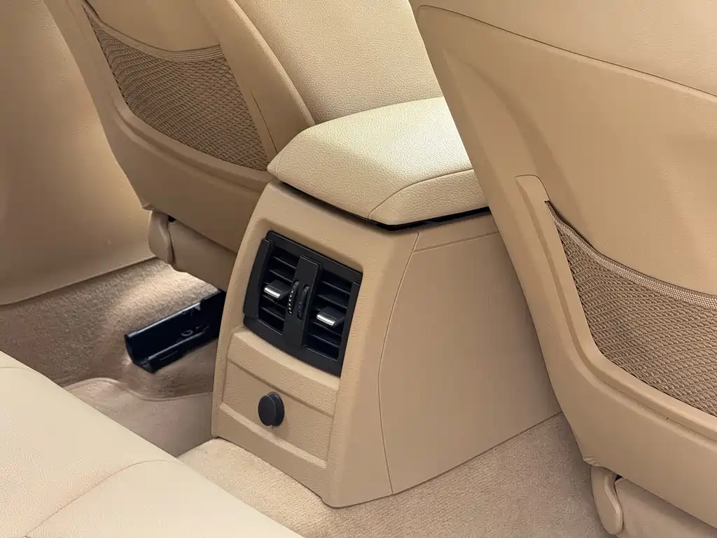 BMW 3 Series 2015 — фото 21