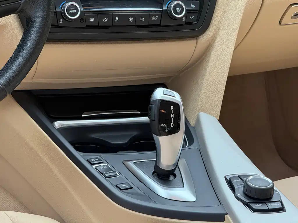 BMW 3 Series 2015 — фото 12