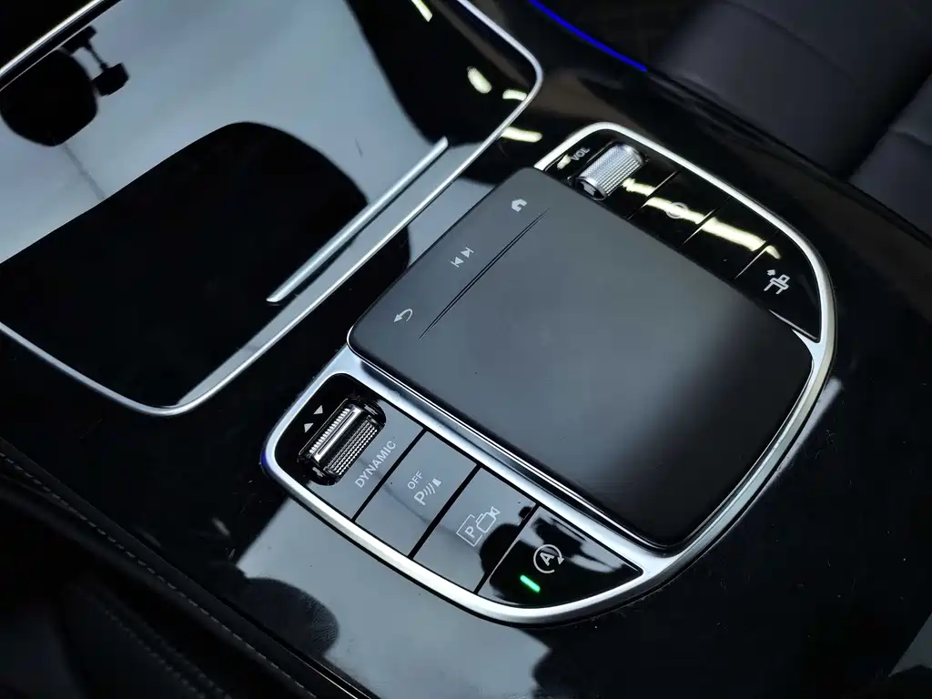 Mercedes-Benz E-Class 2023 — фото 18