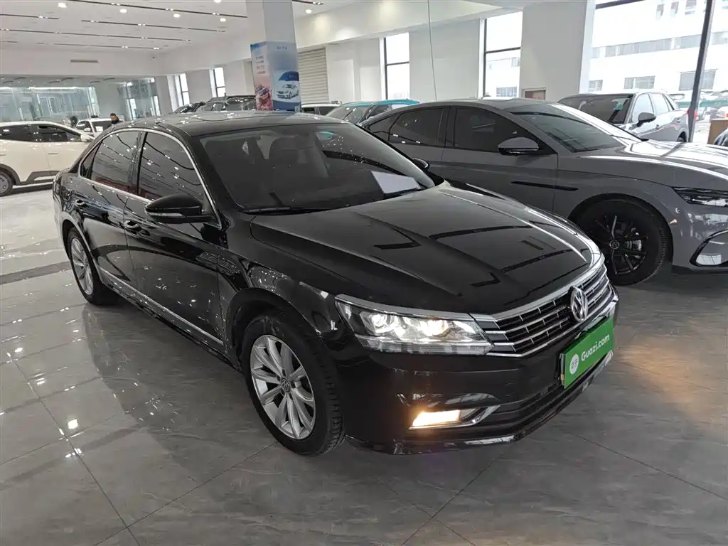 Volkswagen Passat 2018 — фото 23
