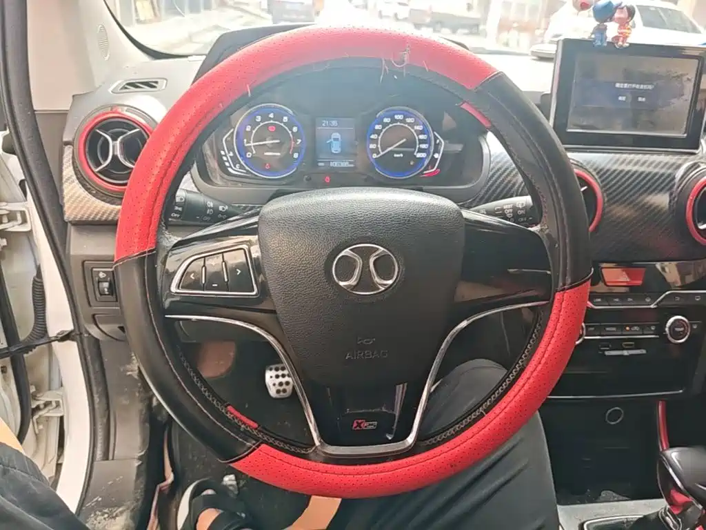BAIC Shenbao X25 2016 — фото 11