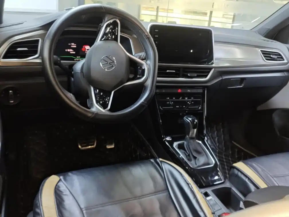 Volkswagen T-Roc 2023
