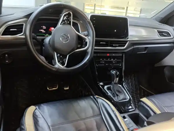 Volkswagen T-Roc 2023