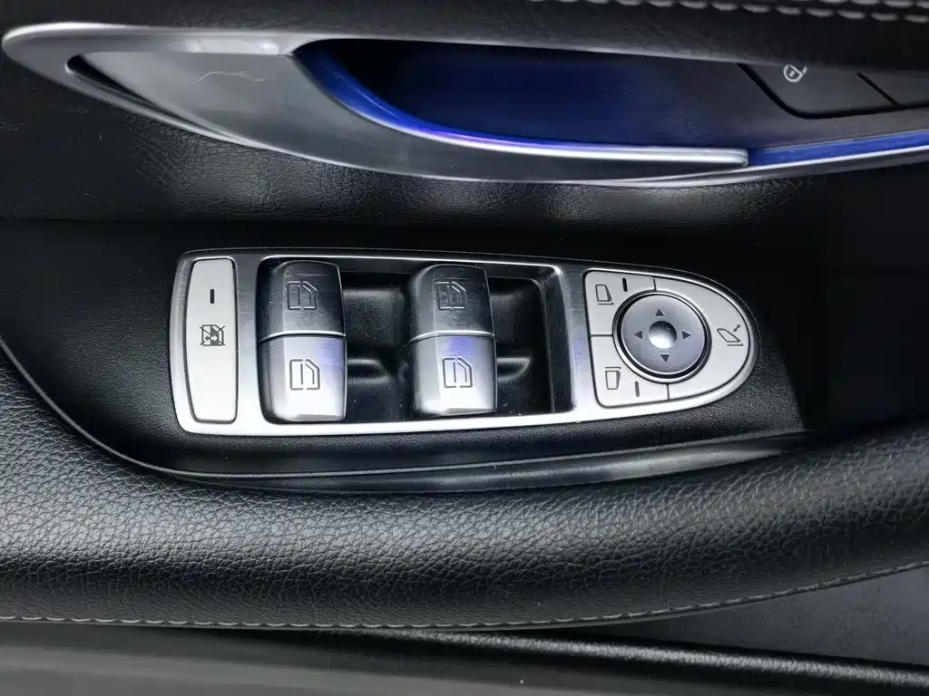 Mercedes-Benz E-Class 2019 — фото 9