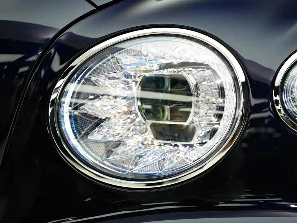 Bentley Flying Spur 2022 — фото 13