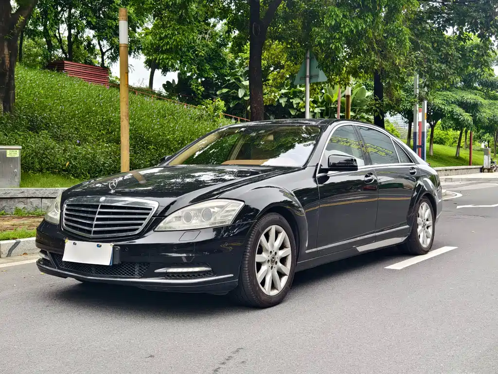 Mercedes-Benz S-Class 2009