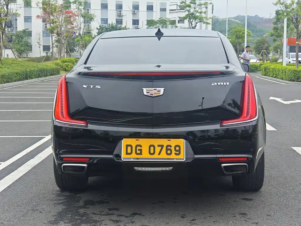 Cadillac XTS 2018 — фото 18