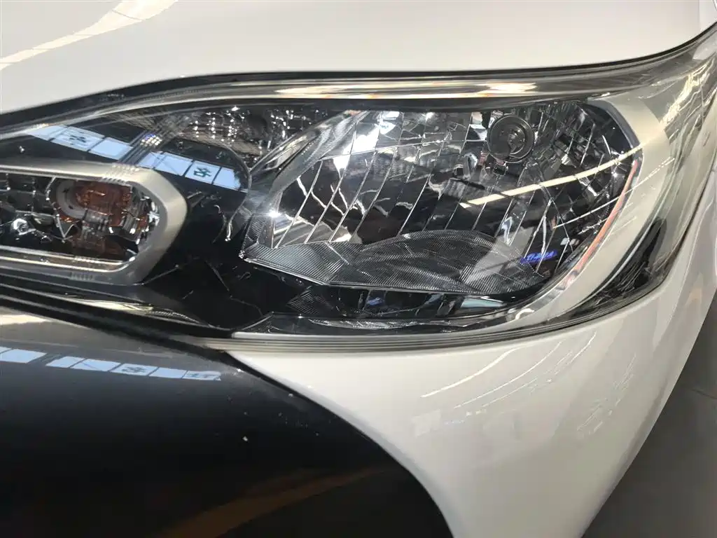 Toyota Yaris L 2018 — фото 24