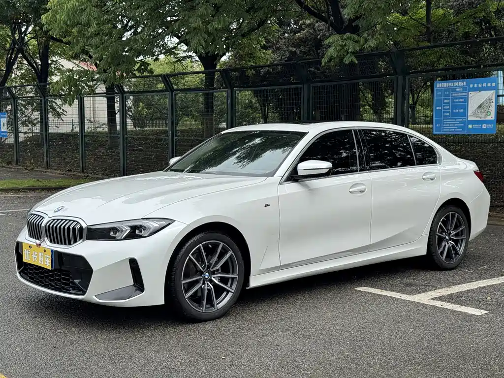 BMW 3 Series 2023 — фото 1