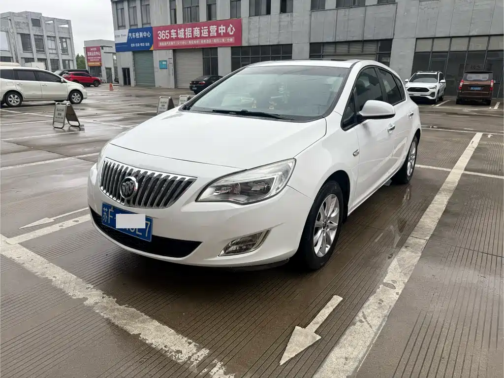 Buick Excelle 2014 — фото 1