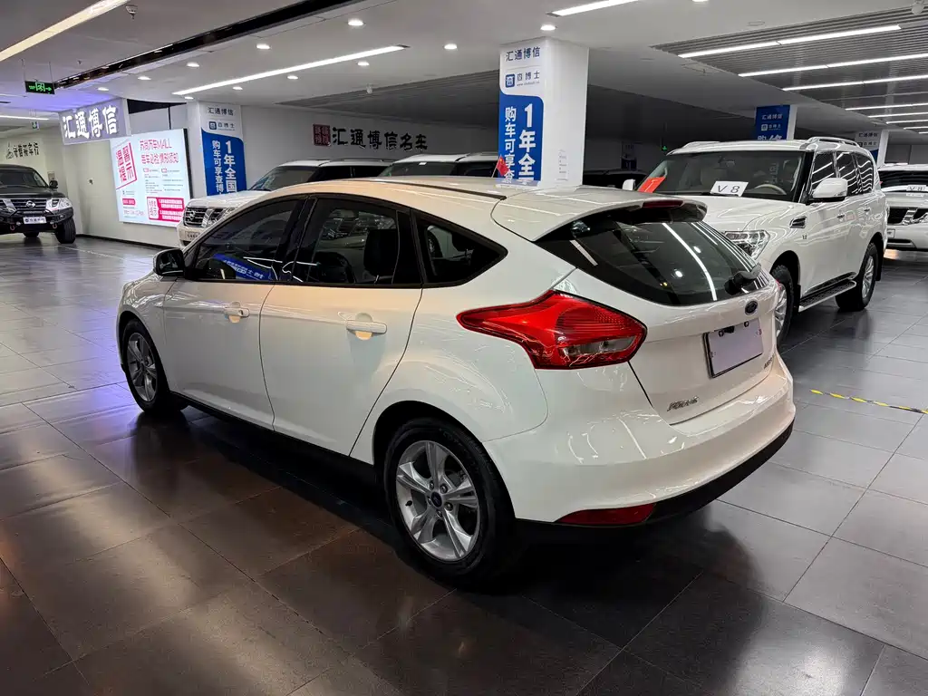Ford Focus 2016 — фото 8