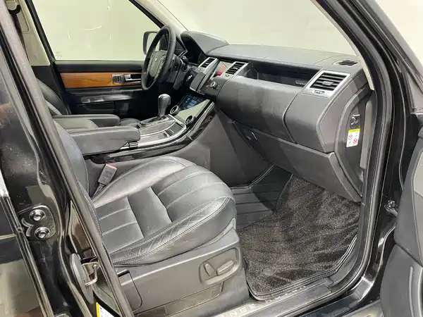 Land Rover Range Rover Sport 2011