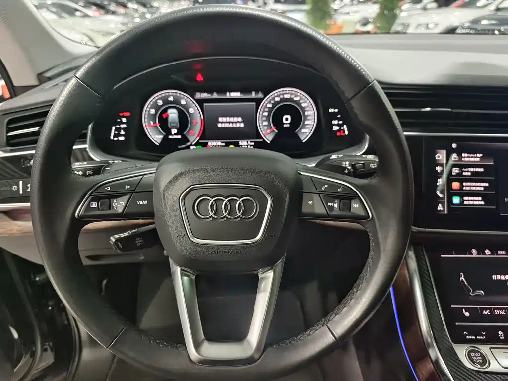 Audi Q7 2021 — фото 11