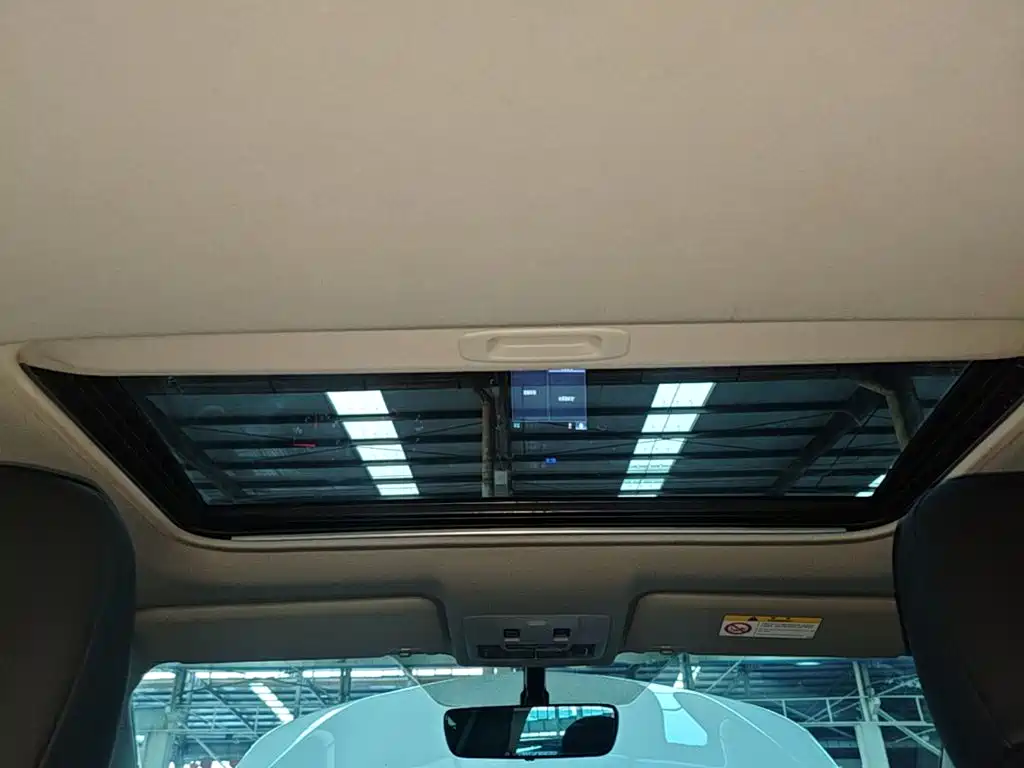 Toyota RAV4 2019 — фото 18