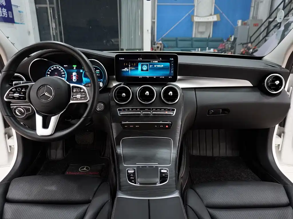 Mercedes-Benz C-Class 2019 — фото 9