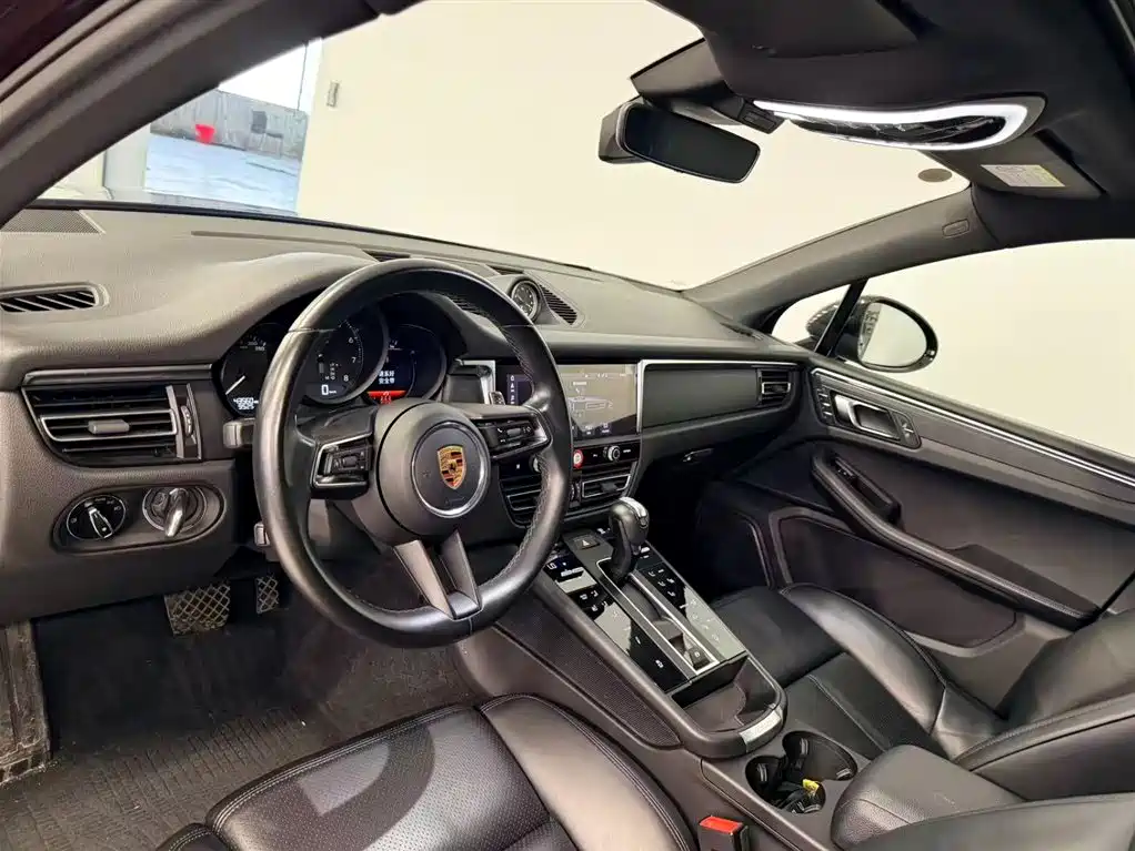Porsche Macan 2023 — фото 10