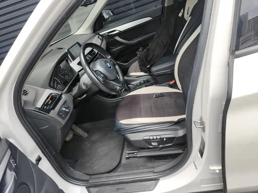 BMW X1 2017 — фото 15
