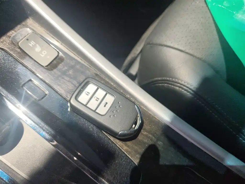 Honda Accord 2016 — фото 12