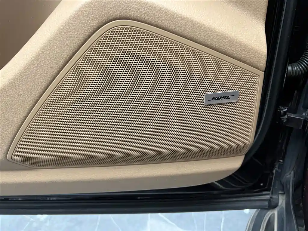 Porsche Cayenne Hybrid 2019 — фото 15