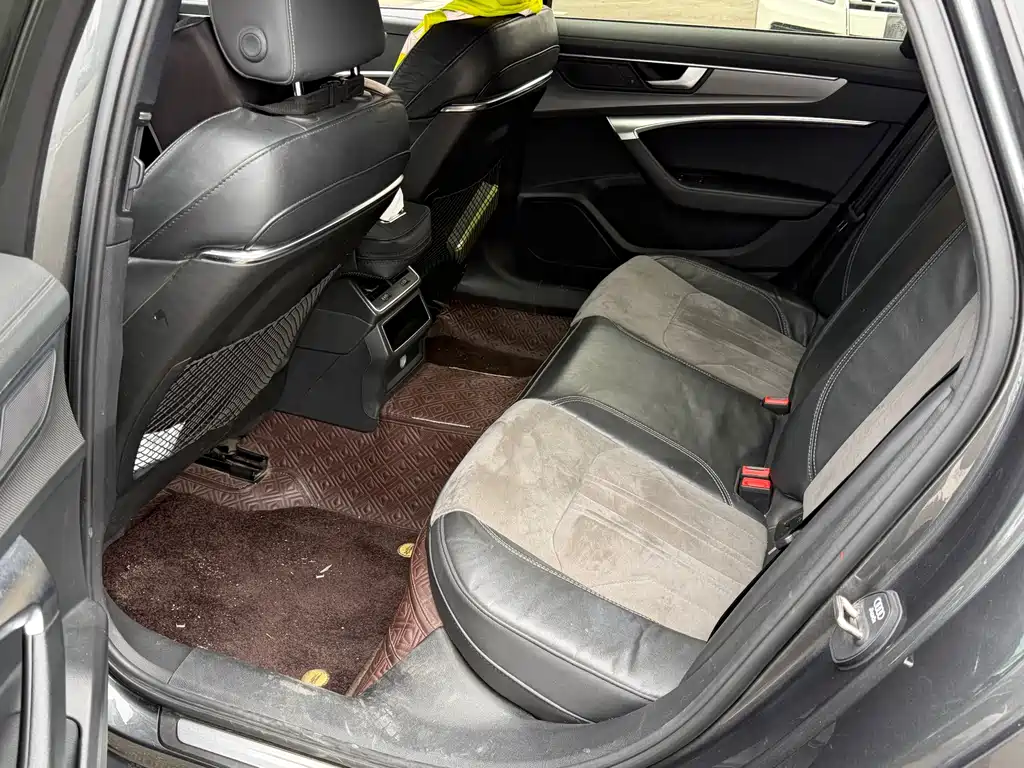 Audi A6L 2022