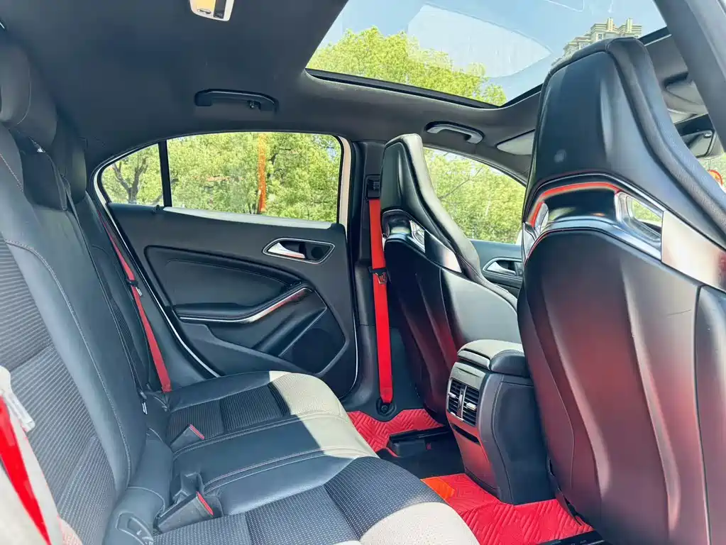 Mercedes-Benz A-Class AMG 2017 — фото 11