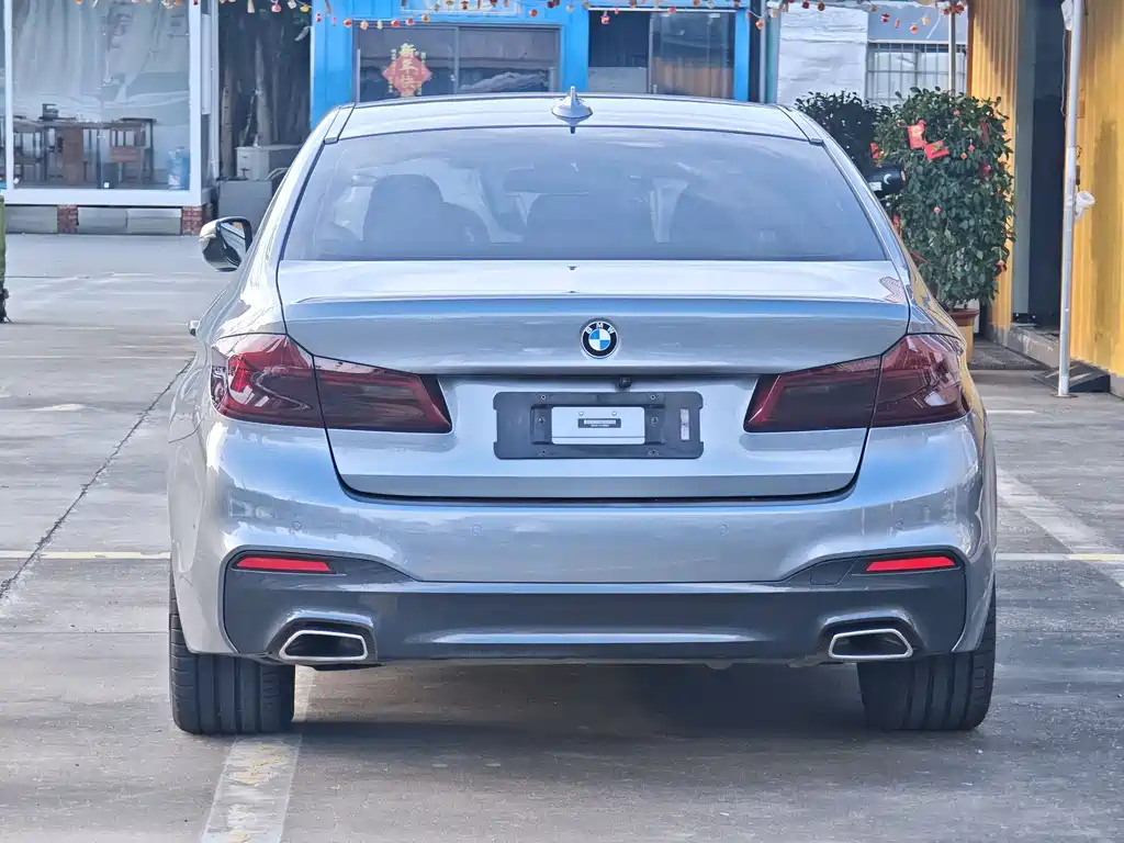 BMW 5 Series 2020 — фото 16