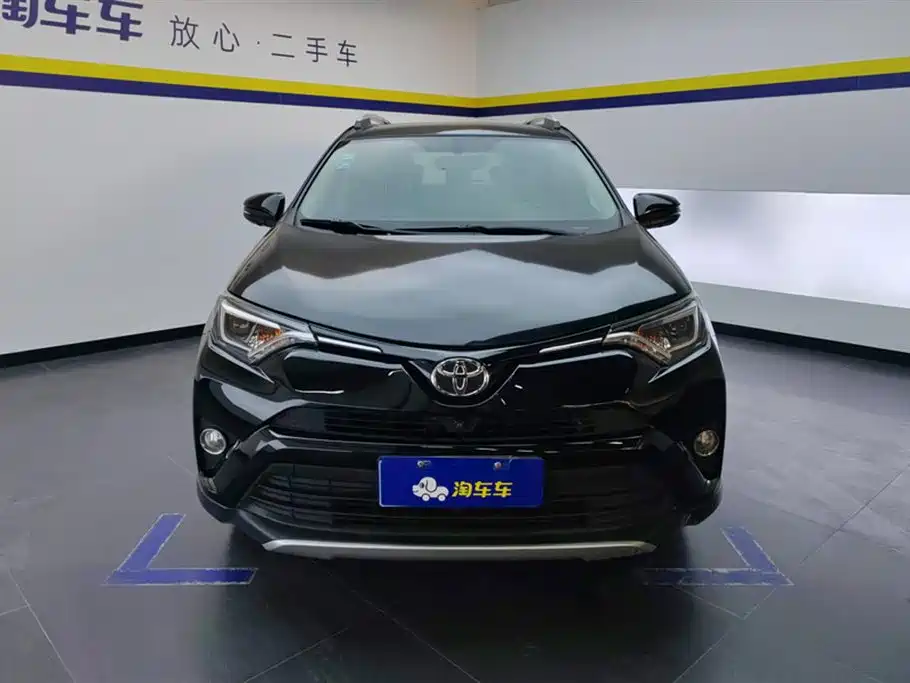 Toyota RAV4 2018 — фото 2