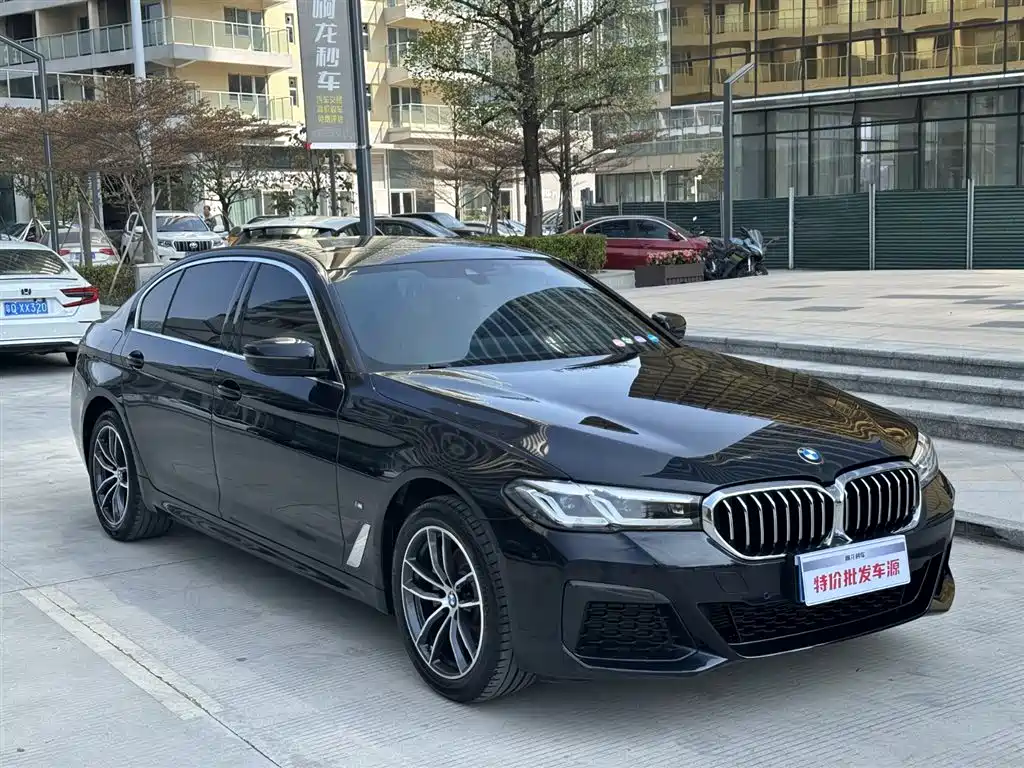 BMW 5 Series 2023 — фото 3