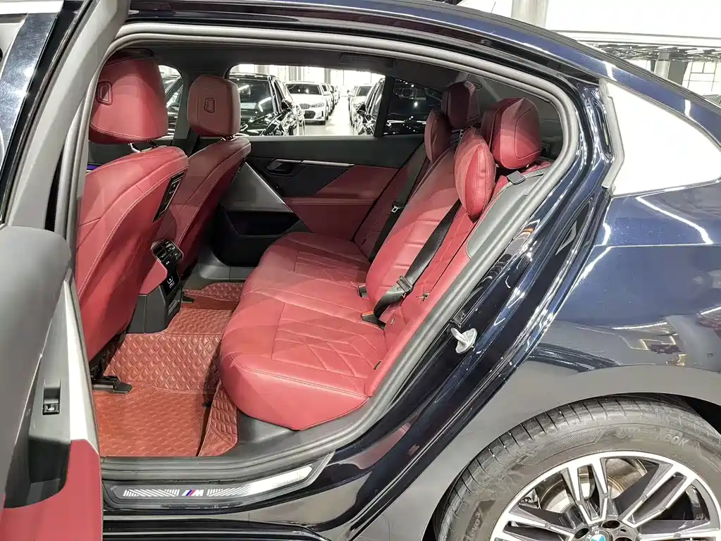 BMW 5 Series 2025