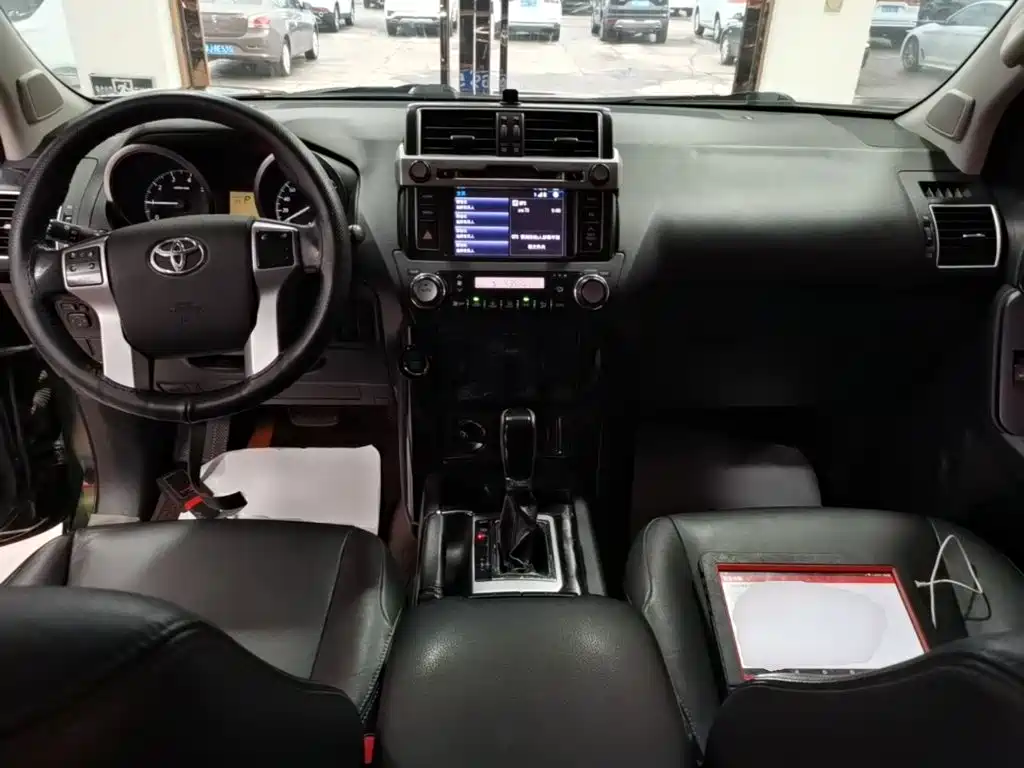 Toyota Prado 2017 — фото 10