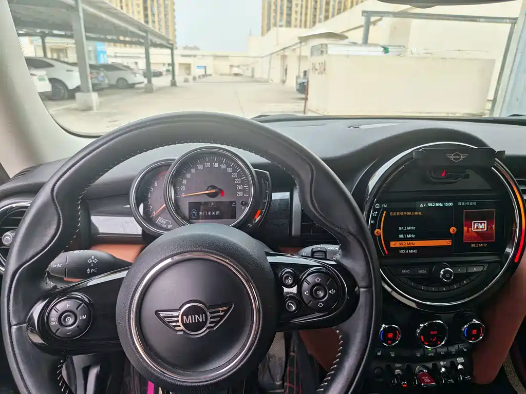 MINI MINI 2019