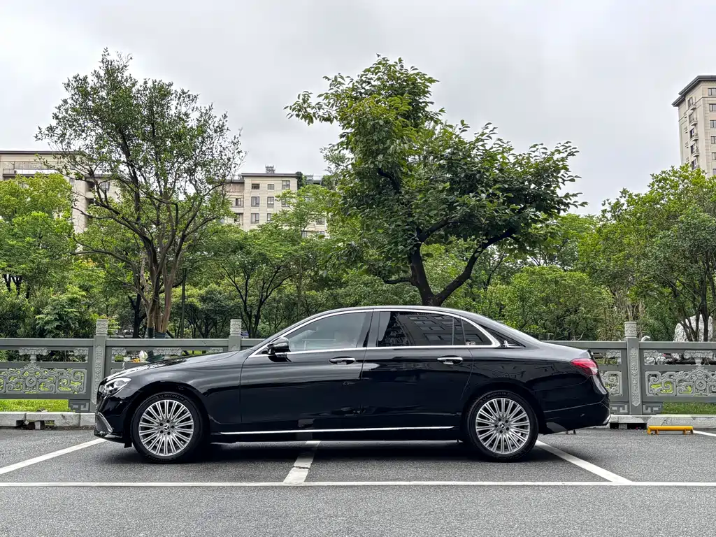 Mercedes-Benz E-Class 2023