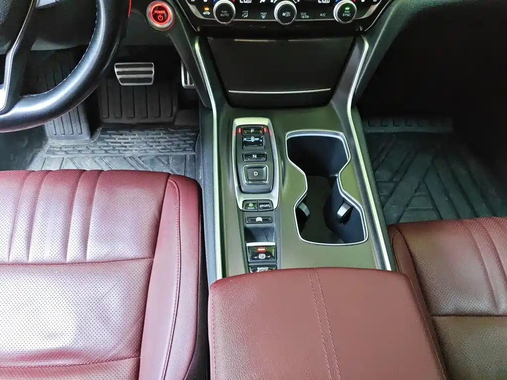 Honda Accord 2022 — фото 10